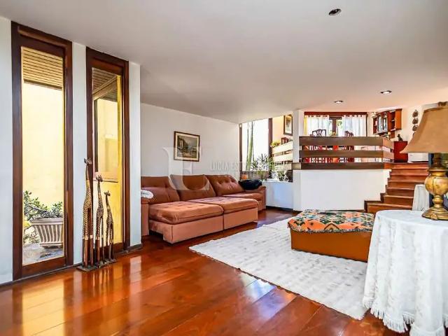 Casa / Sobrado para Venda em Curitiba/PR Parolin 5 Quartos