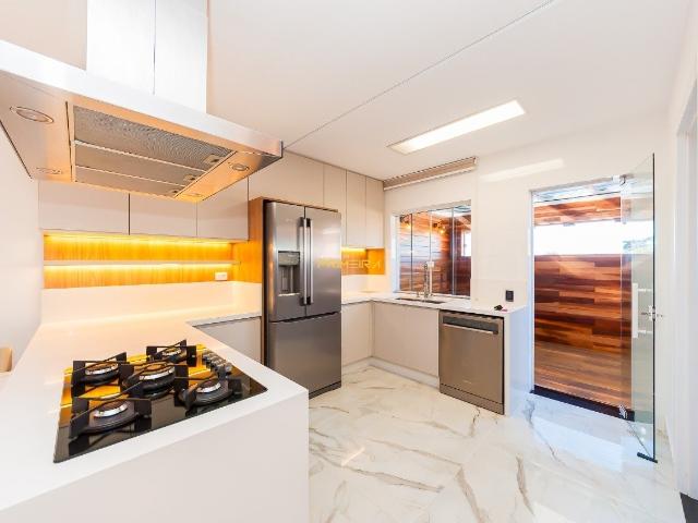 Casa / Sobrado para Venda em Curitiba/PR Pinheirinho 3 Quartos
