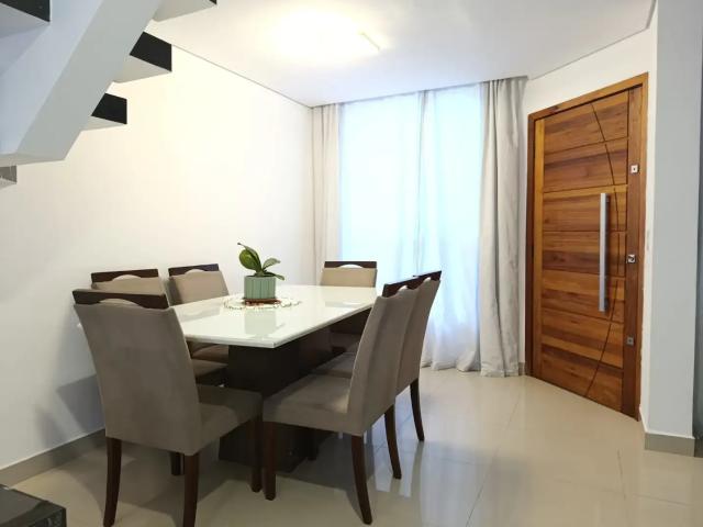 Casa / Sobrado para Venda em Curitiba/PR Pinheirinho 3 Quartos