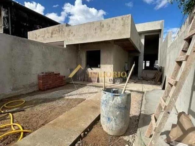 Casa / Sobrado para Venda em Curitiba/PR Pinheirinho 3 Quartos