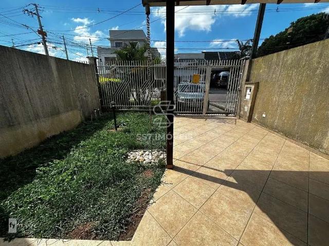 Casa / Sobrado para Venda em Curitiba/PR Pinheirinho 3 Quartos