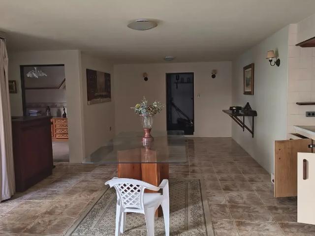 Casa / Sobrado para Venda em Curitiba/PR Portão 4 Quartos