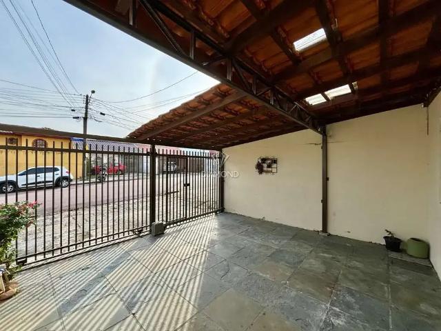 Casa / Sobrado para Venda em Curitiba/PR Portão 4 Quartos