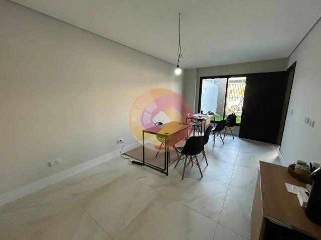 Casa / Sobrado para Venda em Curitiba/PR Portão 2 Quartos