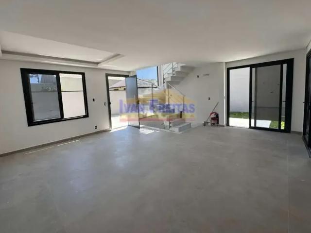 Casa / Sobrado para Venda em Curitiba/PR Portão 3 Quartos