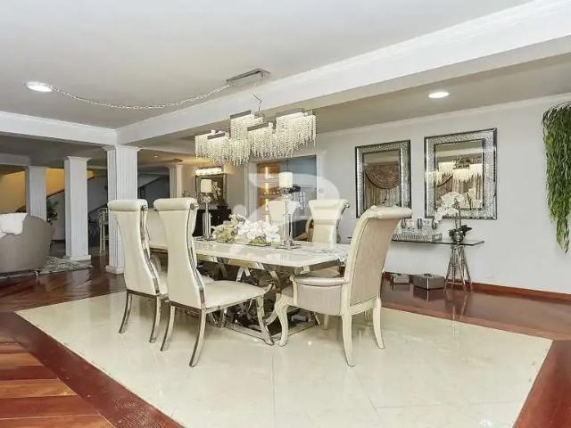 Casa / Sobrado para Venda em Curitiba/PR Parolin 4 Quartos