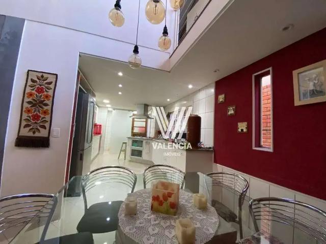 Casa / Sobrado para Venda em Curitiba/PR Rebouças 4 Quartos