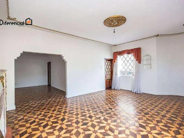 Casa / Sobrado para Venda em Curitiba/PR Rebouças 5 Quartos