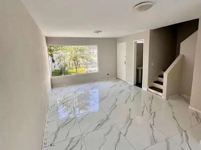 Casa / Sobrado para Venda em Curitiba/PR Santa Cândida 3 Quartos