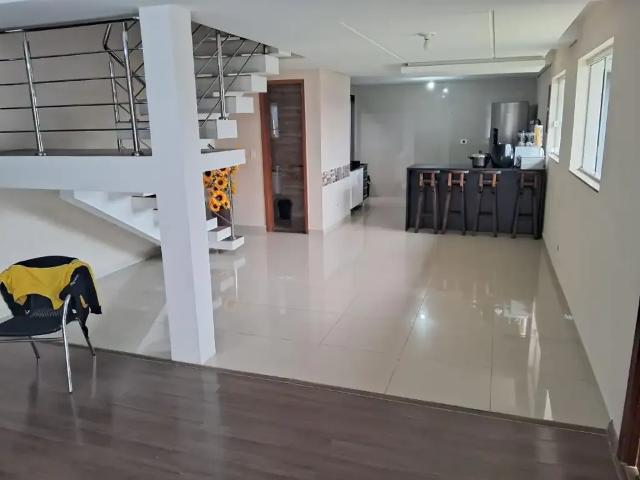 Casa / Sobrado para Venda em Curitiba/PR Santa Cândida 2 Quartos