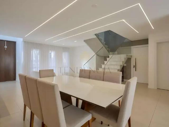 Casa / Sobrado para Venda em Curitiba/PR Santa Felicidade 4 Quartos