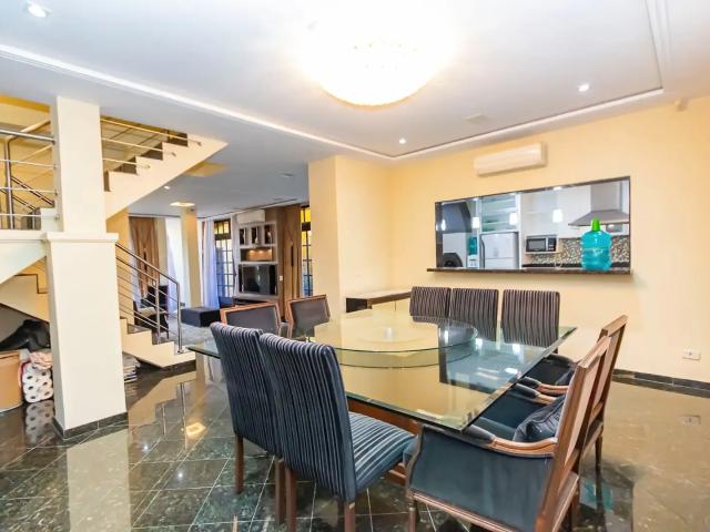 Casa / Sobrado para Venda em Curitiba/PR Santa Quitéria 3 Quartos