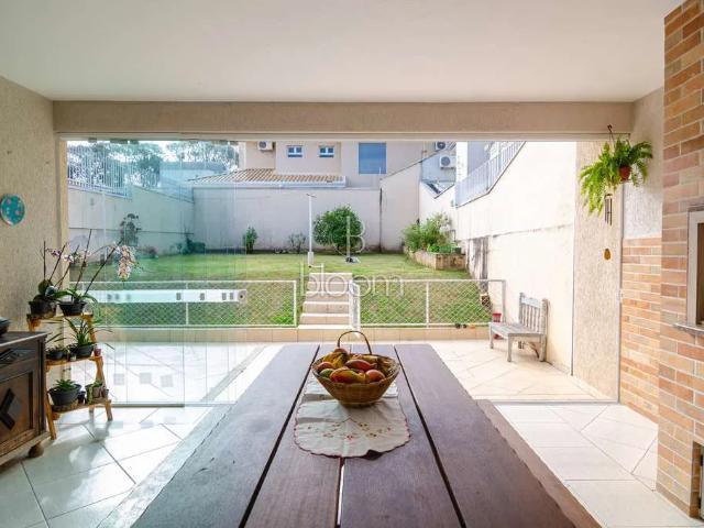 Casa / Sobrado para Venda em Curitiba/PR Santa Quitéria 4 Quartos