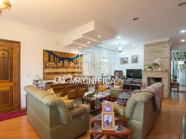 Casa / Sobrado para Venda em Curitiba/PR Seminário 4 Quartos