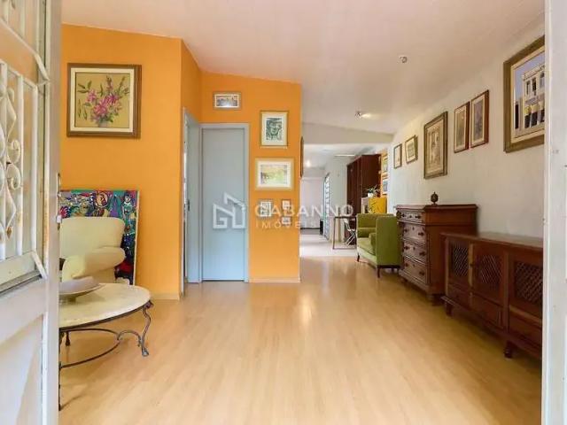 Casa / Sobrado para Venda em Curitiba/PR Seminário 4 Quartos
