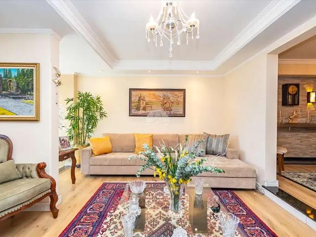 Casa / Sobrado para Venda em Curitiba/PR Seminário 4 Quartos