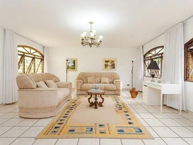 Casa / Sobrado para Venda em Curitiba/PR Seminário 5 Quartos