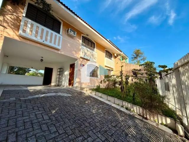 Casa / Sobrado para Venda em Curitiba/PR Seminário 5 Quartos