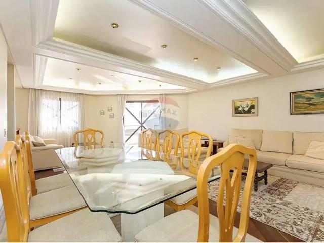 Casa / Sobrado para Venda em Curitiba/PR Seminário 5 Quartos
