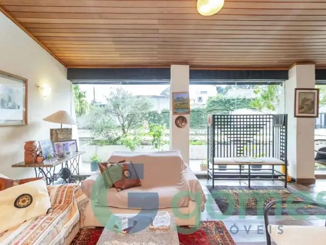 Casa / Sobrado para Venda em Curitiba/PR Seminário 5 Quartos