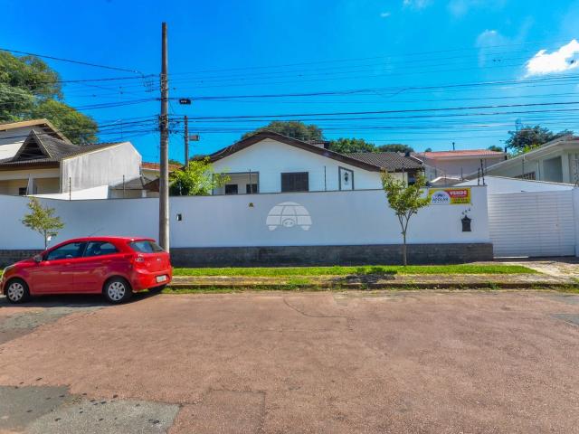 Casa / Sobrado para Venda em Curitiba/PR Seminário 5 Quartos