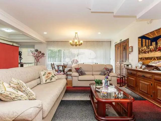 Casa / Sobrado para Venda em Curitiba/PR Seminário