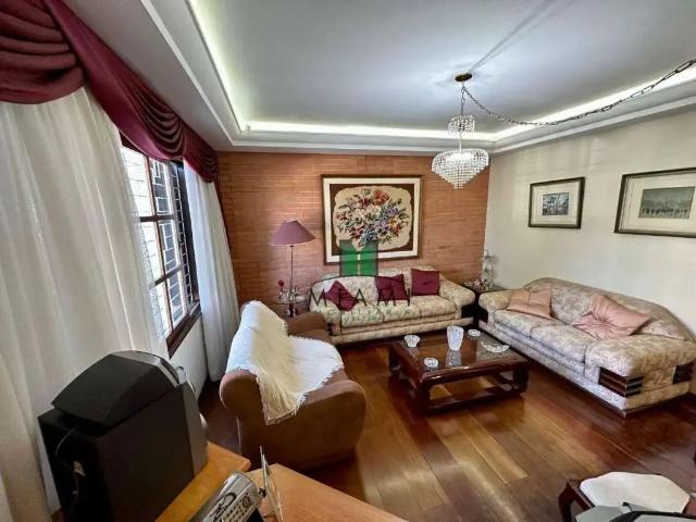 Casa / Sobrado para Venda em Curitiba/PR Seminário 3 Quartos