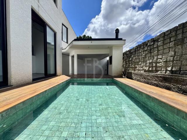 Casa / Sobrado para Venda em Curitiba/PR Seminário 3 Quartos