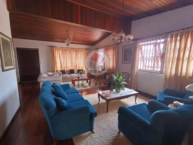 Casa / Sobrado para Venda em Curitiba/PR Seminário 3 Quartos