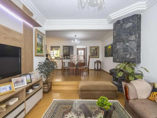 Casa / Sobrado para Venda em Curitiba/PR Tarumã 3 Quartos