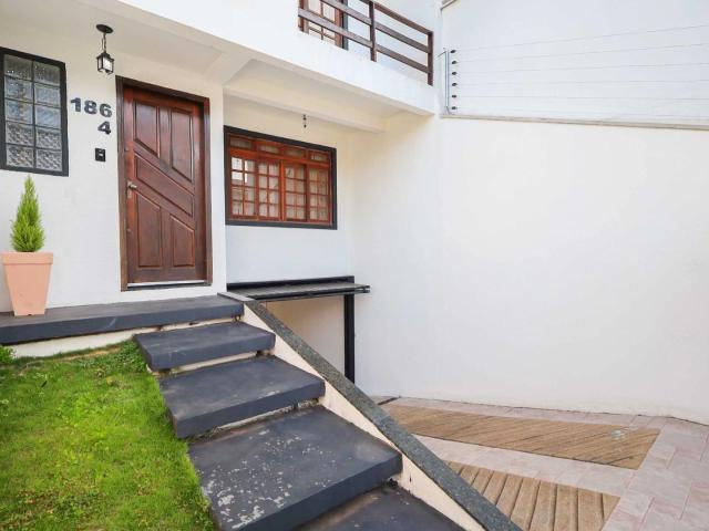 Casa / Sobrado para Venda em Curitiba/PR Tarumã 4 Quartos