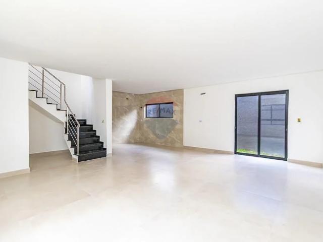 Casa / Sobrado para Venda em Curitiba/PR Uberaba 3 Quartos
