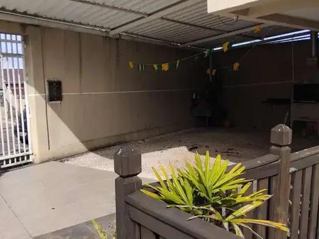 Casa / Sobrado para Venda em Curitiba/PR Uberaba 4 Quartos