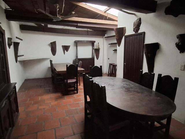 Casa / Sobrado para Venda em Curitiba/PR Uberaba 5 Quartos