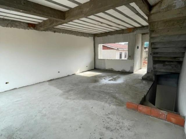 Casa / Sobrado para Venda em Curitiba/PR Xaxim 3 Quartos