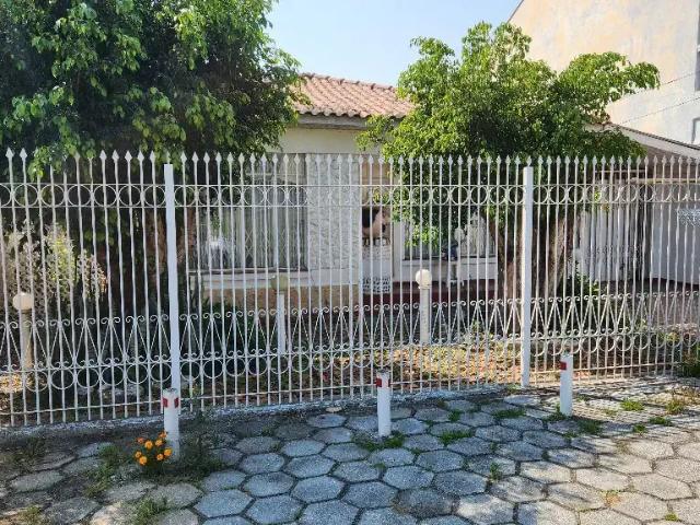 Casa / Sobrado para Venda em Curitiba/PR Xaxim 3 Quartos
