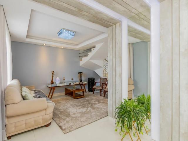 Casa / Sobrado para Venda em Curitiba/PR Xaxim 4 Quartos