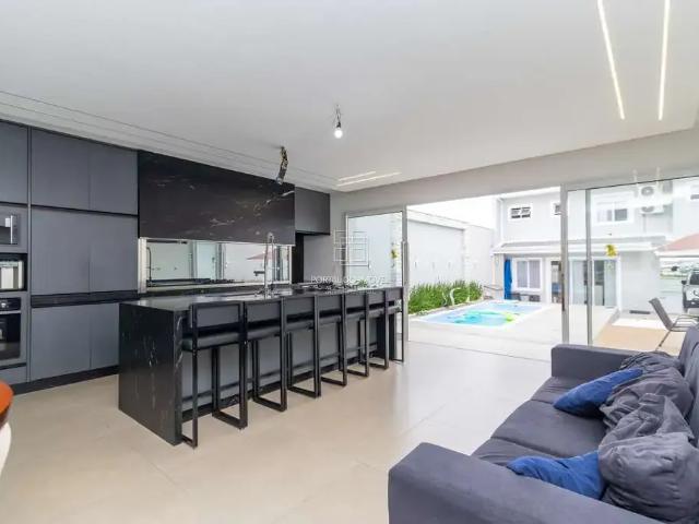 Casa / Sobrado para Venda em Curitiba/PR Xaxim 4 Quartos