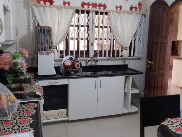 Casa / Sobrado para Venda em Curitiba/PR Xaxim 5 Quartos