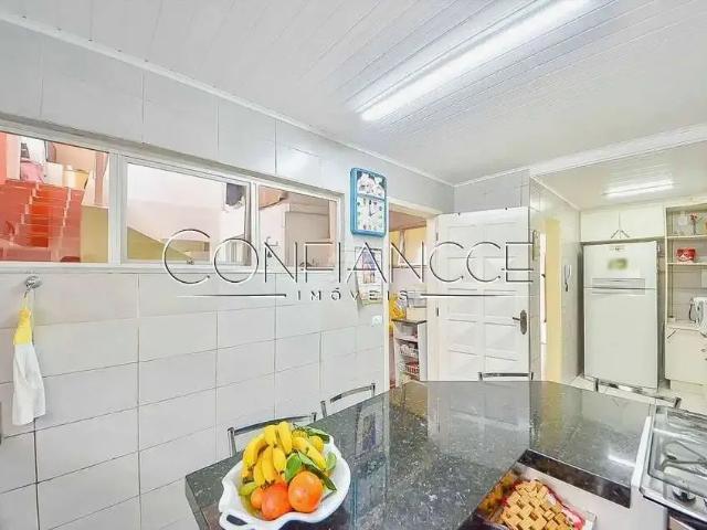 Casa / Sobrado para Venda em Curitiba/PR Xaxim 5 Quartos