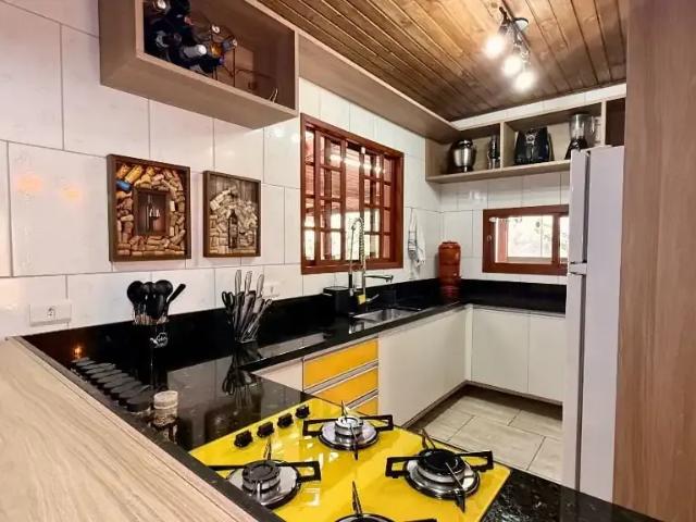Casa / Sobrado para Venda em Curitiba/PR Xaxim 6 Quartos