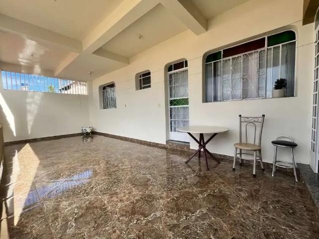 Casa / Sobrado para Venda em Divinópolis/MG Nações 4 Quartos