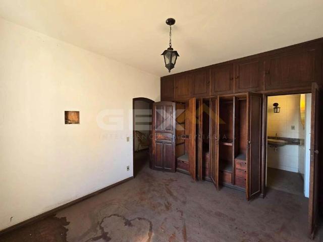 Casa / Sobrado para Venda em Divinópolis/MG Centro 4 Quartos