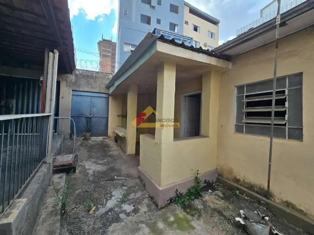 Casa / Sobrado para Venda em Divinópolis/MG Centro 2 Quartos