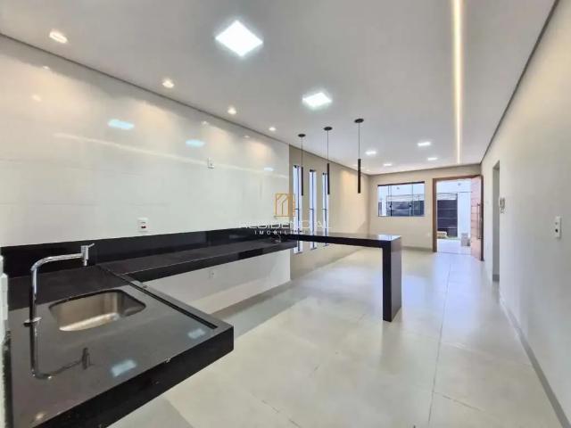 Casa / Sobrado para Venda em Divinópolis/MG Fábio Notini 3 Quartos