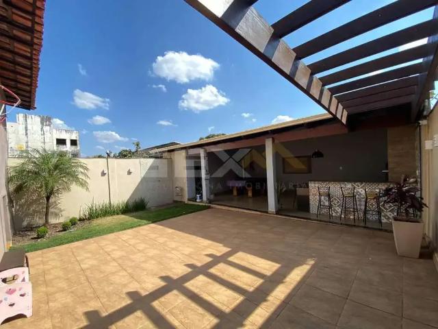 Casa / Sobrado para Venda em Divinópolis/MG Itaí 3 Quartos