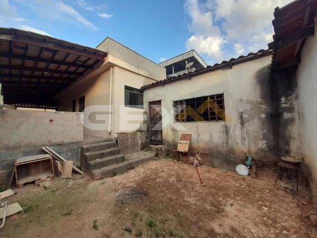 Casa / Sobrado para Venda em Divinópolis/MG Interlagos 3 Quartos