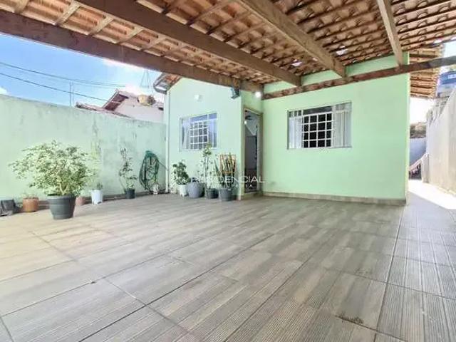 Casa / Sobrado para Venda em Divinópolis/MG Jardim Candidés 3 Quartos