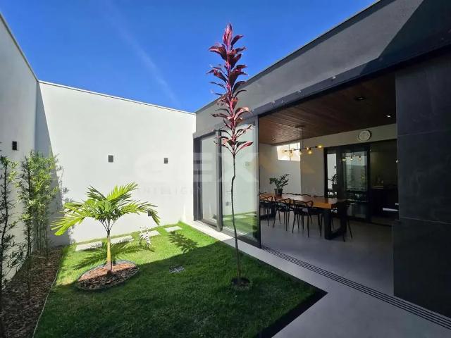 Casa / Sobrado para Venda em Divinópolis/MG Residencial Altaville 3 Quartos