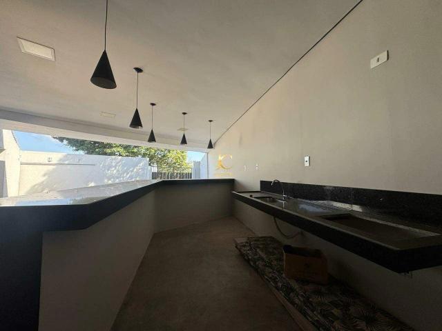 Casa / Sobrado para Venda em Divinópolis/MG Residencial Doutor Walchir Resende Costa 4 Quartos